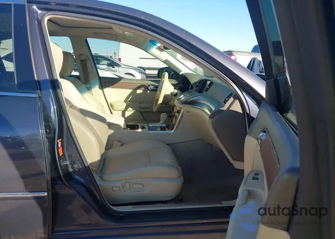 2008 Infiniti M35 z USA, uszkodzony, nr VIN JNKAY01E08M603122